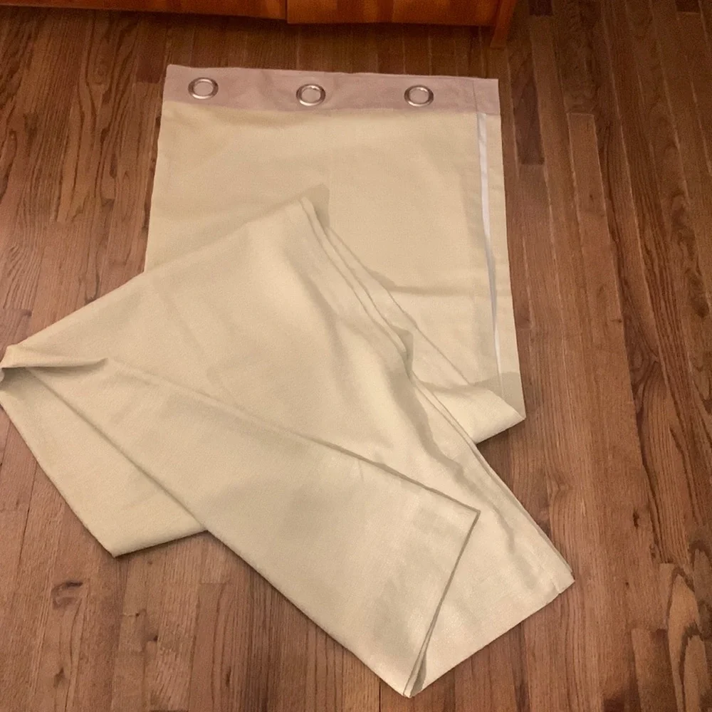 4 panels of linen/cotton/poly blend, fully lined, excellent condition!